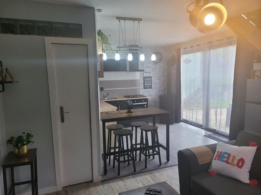 Petite Maison Cosy En Duplex Eguelshardt Bagian luar foto